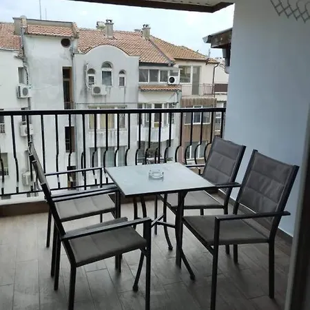 Apartment Spacious Two Bedroom Flat In The Heart Of Burgas