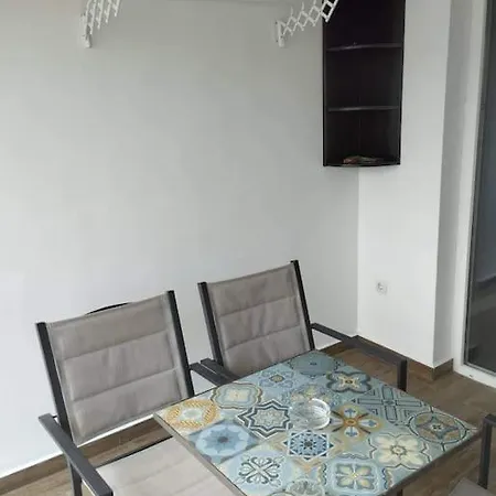 Apartment Spacious Two Bedroom Flat In The Heart Of