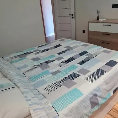 Spacious Two Bedroom Flat In The Heart Of Apartment *